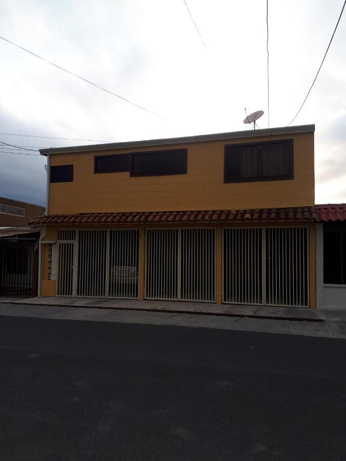 Apartamentos Guzman El Tejar Екстер'єр фото